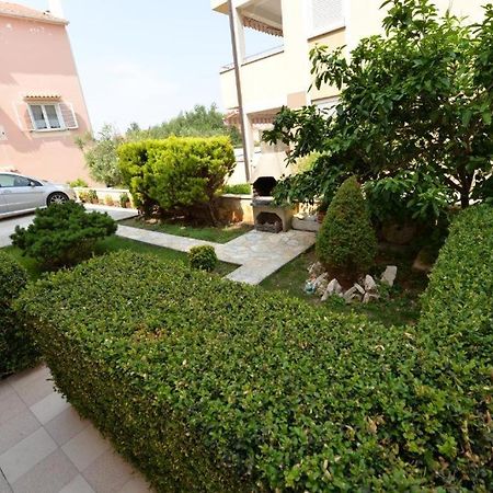 Apartments Niko Новалья Экстерьер фото