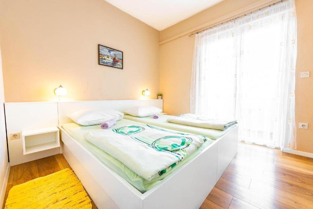 Apartments Niko Новалья Экстерьер фото